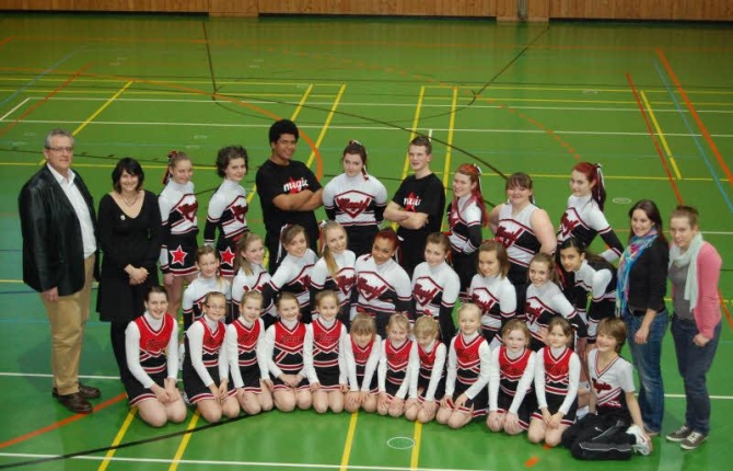 2012-03-09_Cheerleading